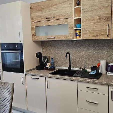 Urban Comfort 1br Near South Park With Balcony Sofía