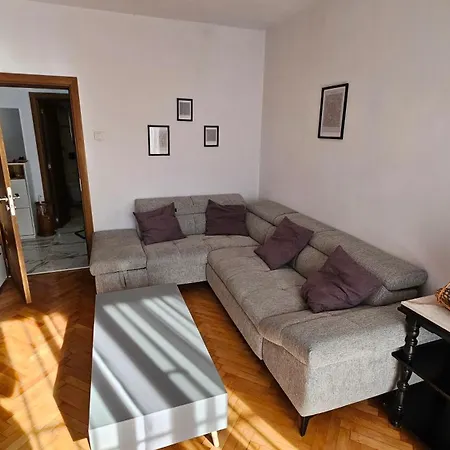Urban Comfort 1br Near South Park With Balcony Appartement