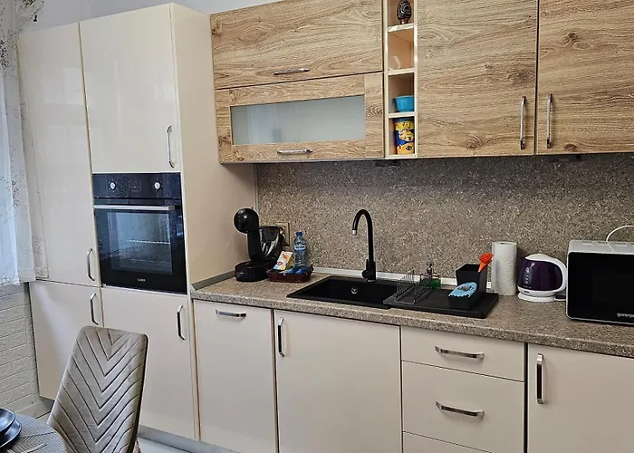 Urban Comfort 1br Near South Park With Balcony Sofia