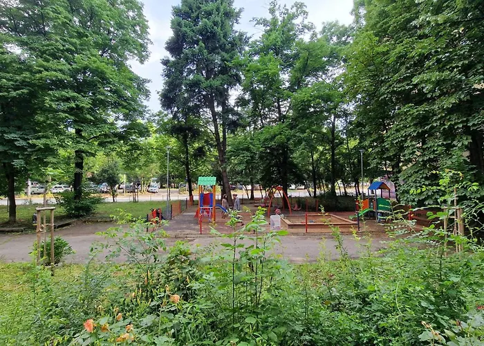 Urban Comfort 1br Near South Park With Balcony Apartament